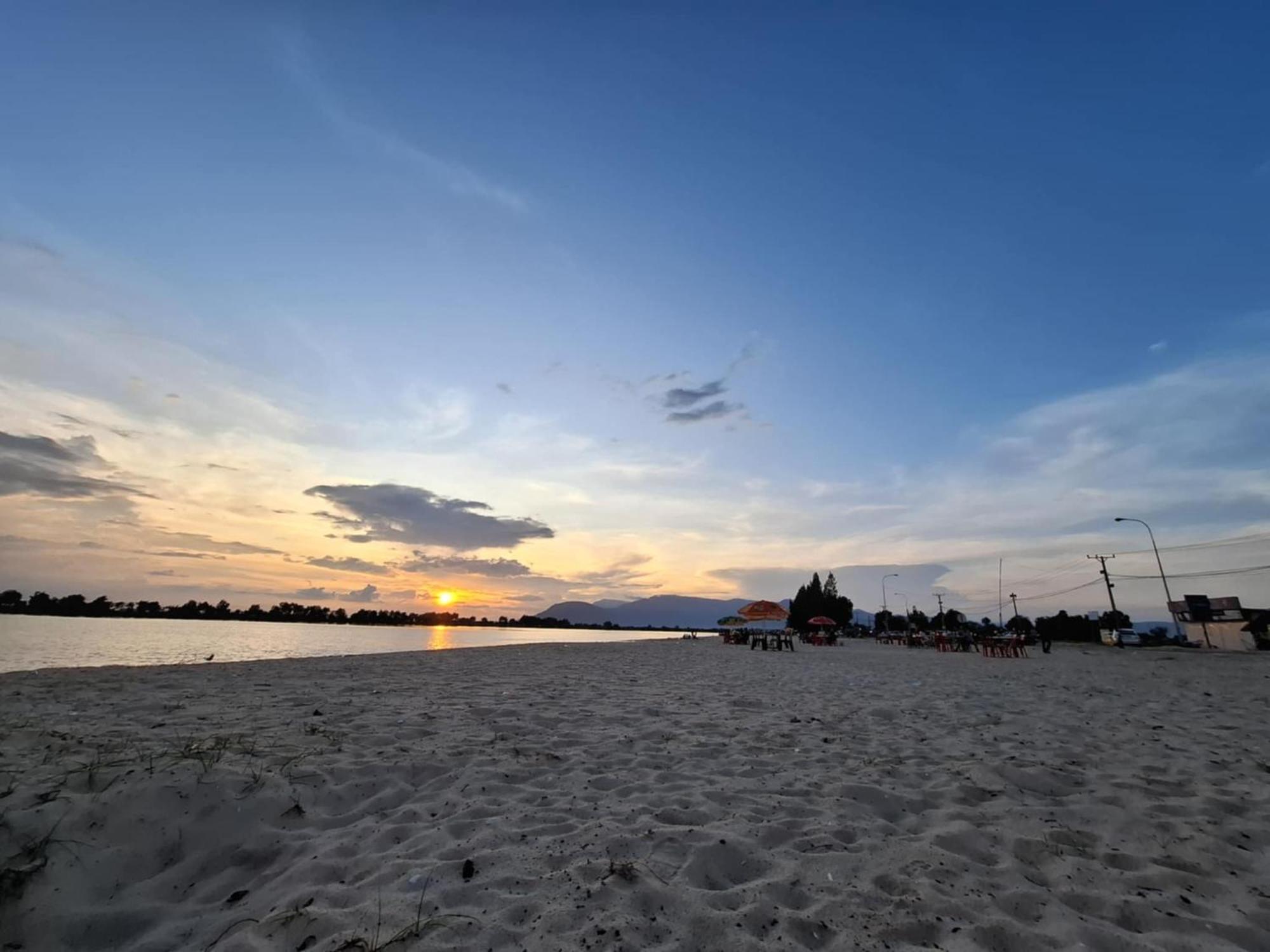 La Plage De Kampot By Lee & Hap Guest House Eksteriør bilde