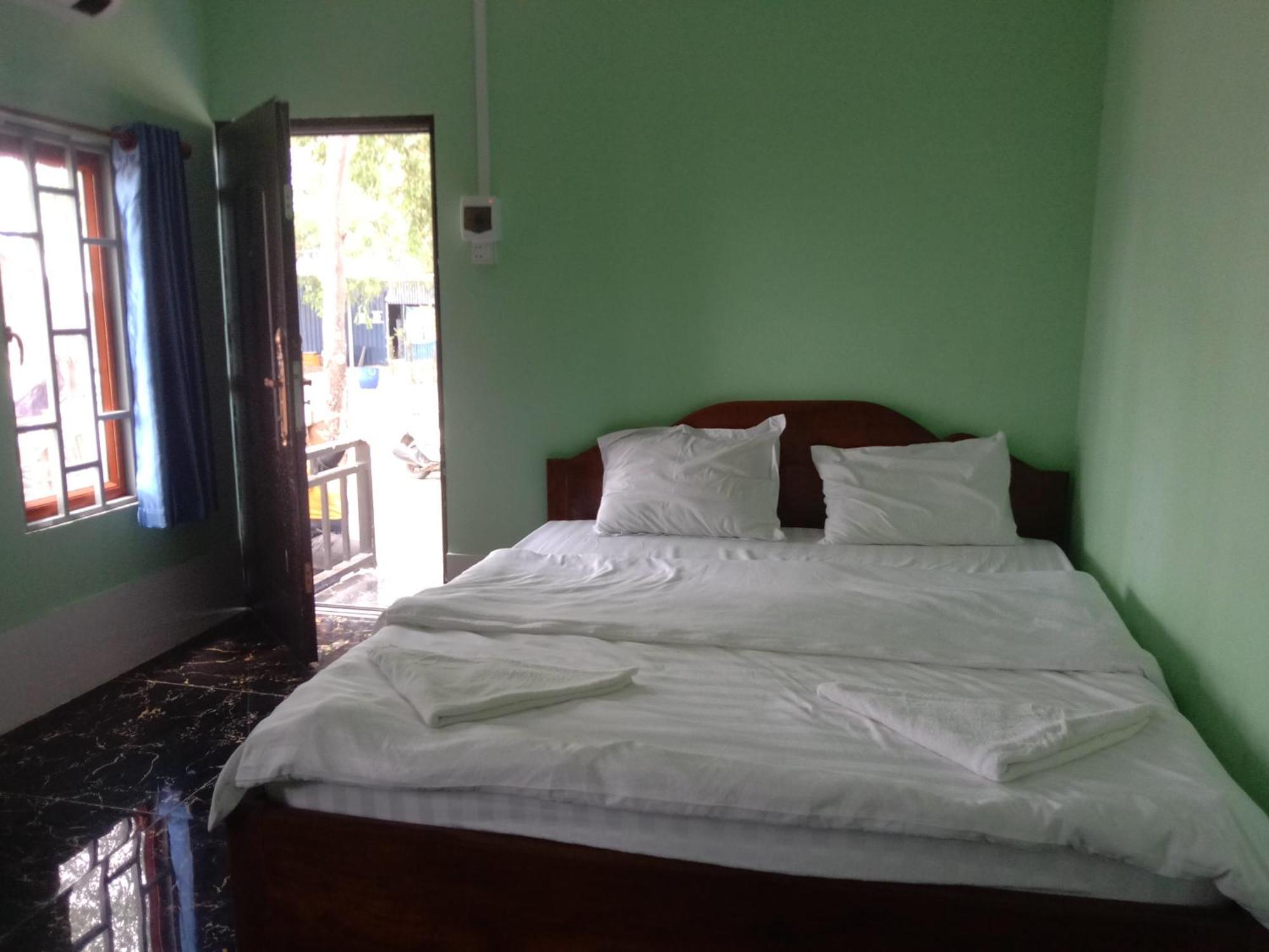 La Plage De Kampot By Lee & Hap Guest House Rom bilde